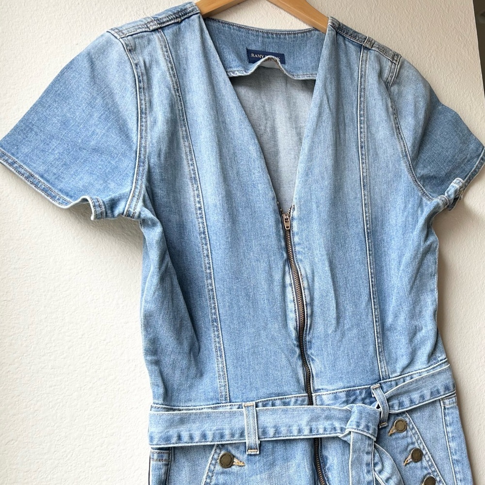NWT Ramy Brook Helena Zip Front Flared Leg Light
Wash Denim Jumpsuit Sz 30 - Picture 6 of 14